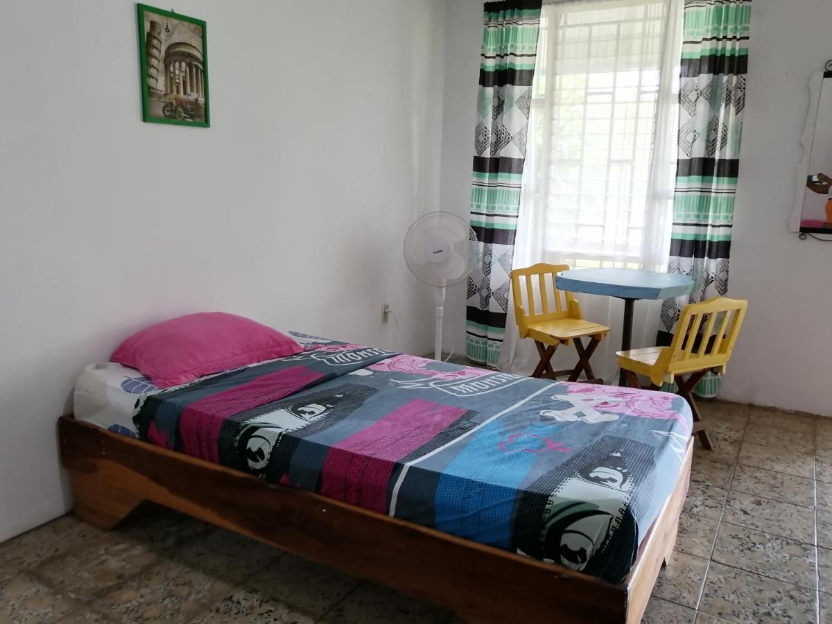 Magic Flower Rooms Cahuita Εξωτερικό φωτογραφία